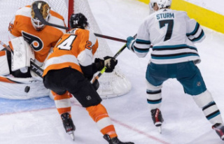 NHL: Storm scores third: Sharks claim second win