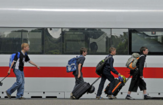 Karlsruhe: Teacher forgets students at the train station...