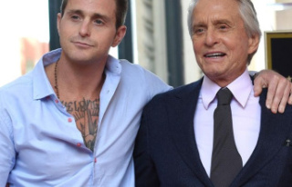 News from Hollywood: Michael Douglas with son in family...