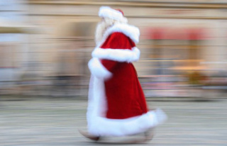 Christmas: Santa Claus is looking for specialists:...