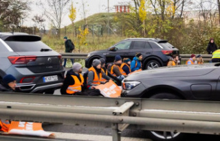 Climate change: climate protectors block the Autobahn...