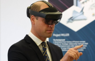 Prince William: Back in the Royal Air Force with VR...
