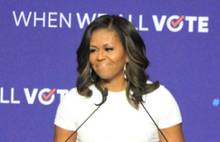 Michelle Obama: She "hated" her looks her...