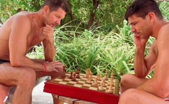 Simeone, viral for a peculiar chess game