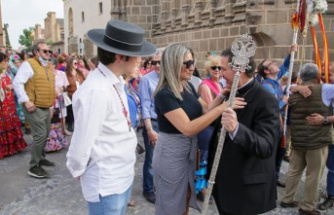 Tolón accompanies the Brotherhood of the Virgen del Rocío in its traditional pilgrimage