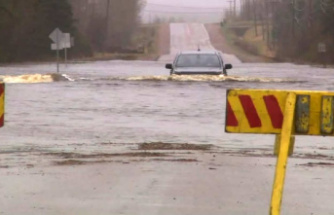 Spring flood: flooded roads and residences in Lac-Saint-Jean