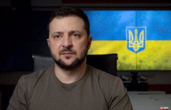Zelensky celebrates the evacuation of 264 soldiers from the Azovstal metallurgical plant, in the Ukrainian city of Mariupol