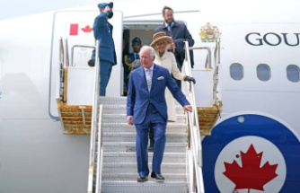[IN IMAGES] Prince Charles and his wife Camilla begin their visit to Canada