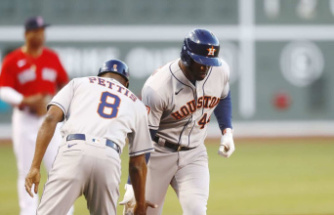 Astros tie major league record against Red Sox