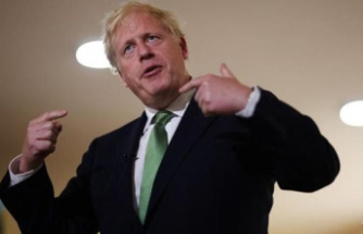 Johnson warns Ukrainians who enter the UK illegally could be sent to Rwanda