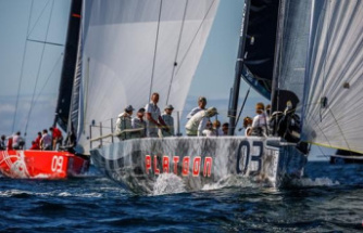 «Platoon», just three points behind «Quantum» in the Rolex TP52 World Championship
