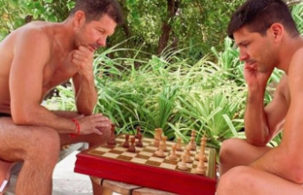 Simeone, viral for a peculiar chess game