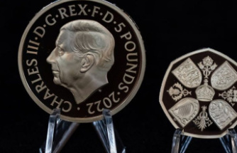 New monarch: First coins with a portrait of King Charles III. presented