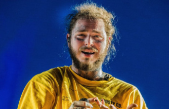 After a serious fall: US star Post Malone is back on stage