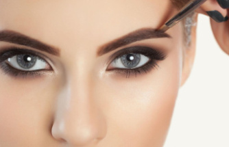 More definition: Eyebrow powder for more fullness: How to use the beauty gadget