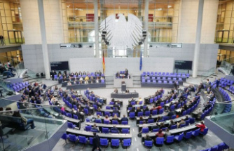 Short-time work: Bundestag extends simplified access to short-time work