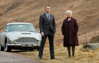 "James Bond" auction: That's how much the 007 souvenir brings in