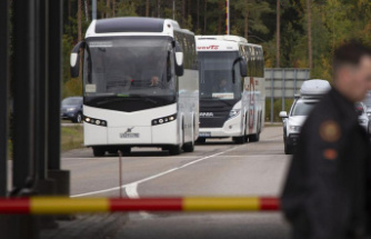 Russia: The last bus to Finland: How stern reporter Bettina Sengling just made it across the Russian border
