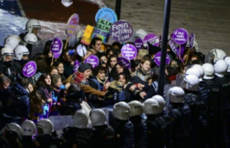 Dozens arrested in Istanbul during protests against violence against women
