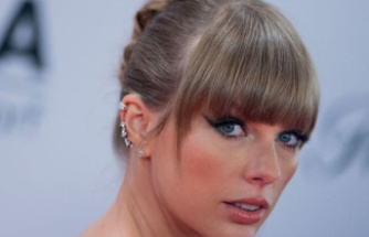 Awards: Taylor Swift wins three "People's Choice Awards"