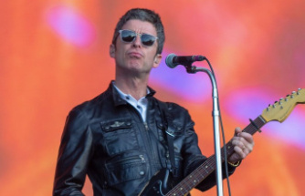 Noel Gallagher: Musician describes himself as an impostor