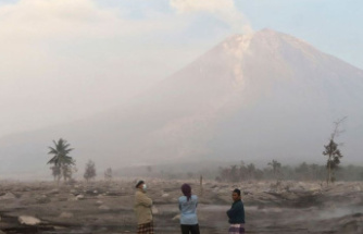 Semeru: Indonesian volcano calms down after massive eruption