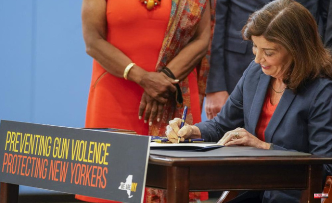 NY Governor signs law increasing the age of semiautomatic rifle ownership